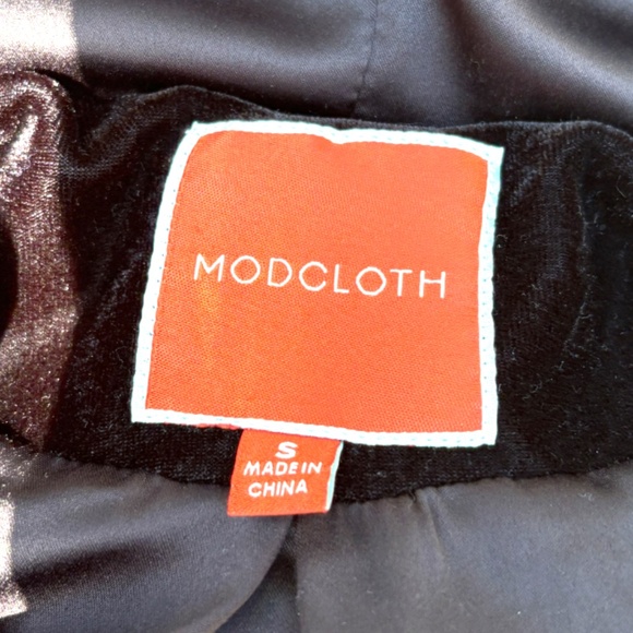 ModCloth velvet crop hooded cape S, short sleeve, bolero, tie front, black, hood - Picture 9 of 12
